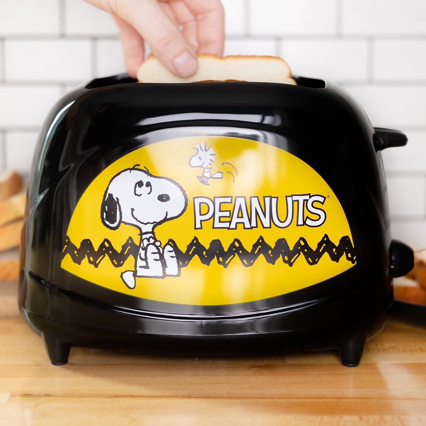Uncanny Brands Hello Kitty Two-Slice Toaster- Toasts Your Favorite Kitty On Your Toast