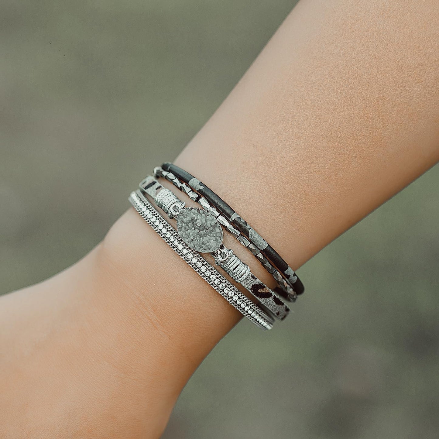 FANCY SHINY Boho Leather Wrap Bracelet Stackable Chunky Crystal Cuff Bracelets with Magnetic Clasp Cowboy Cowgirl Western Summer Beach Outfits Jewelry Gifts for Women (7.7", Grey Leopard)