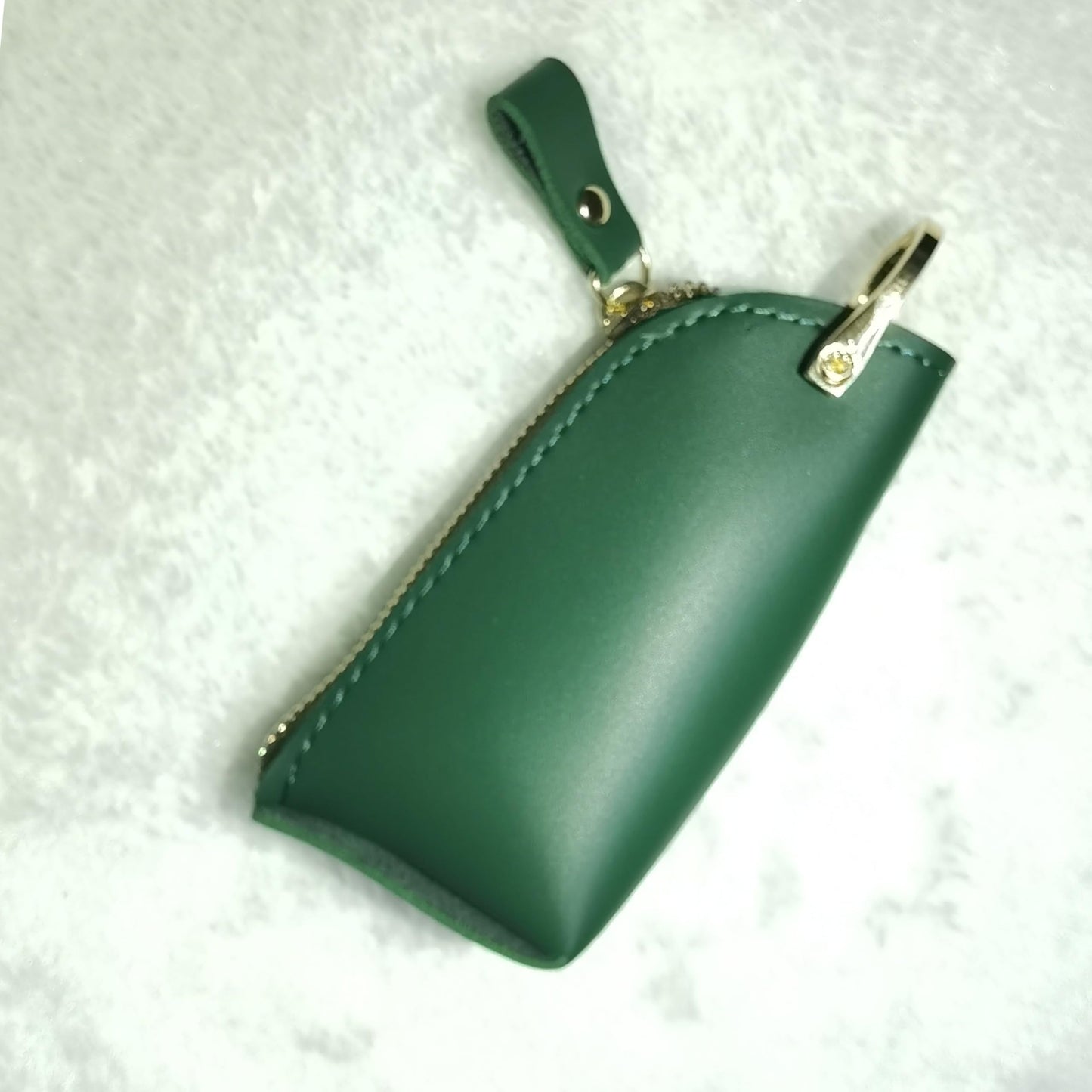 Zip-Around Key Pouch, Zippered Key Holder with Hanging Ring, Car Key Fob Protector, PU Key Fob Case (Green)