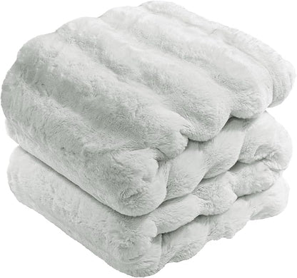 Touchat Luxury Faux Rabbit Fur Throw Blanket for Couch,Super Heavy Warm Cozy Blanket for Sofa Bedroom Living Room,Ultra Soft Fluffy Reversible Plush Blanket for Home Decor Gifts,Grey