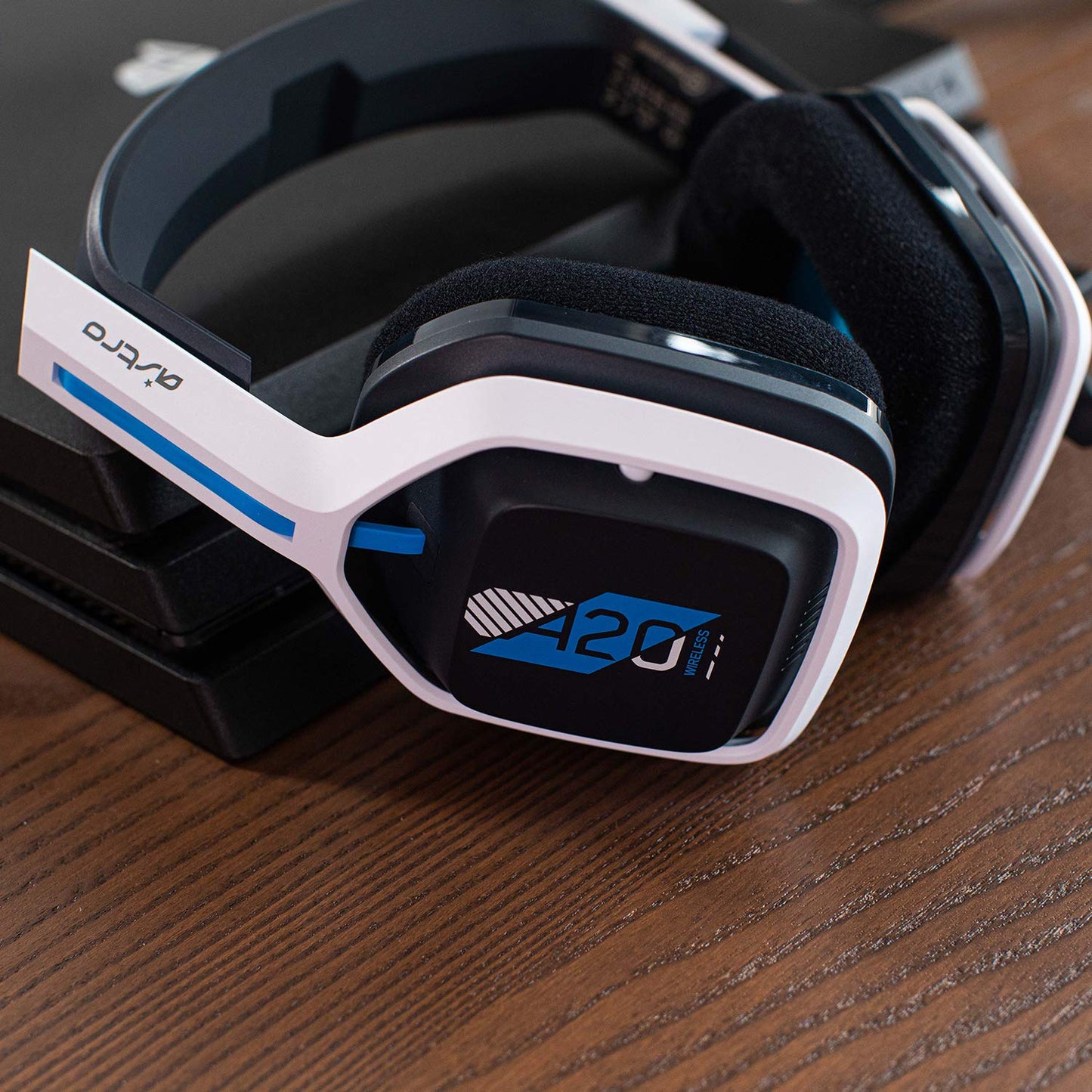 ASTRO Gaming A20 Wireless Headset Gen 2 - Compatible with PlayStation 4 & 5 / PC/Mac - White/Blue
