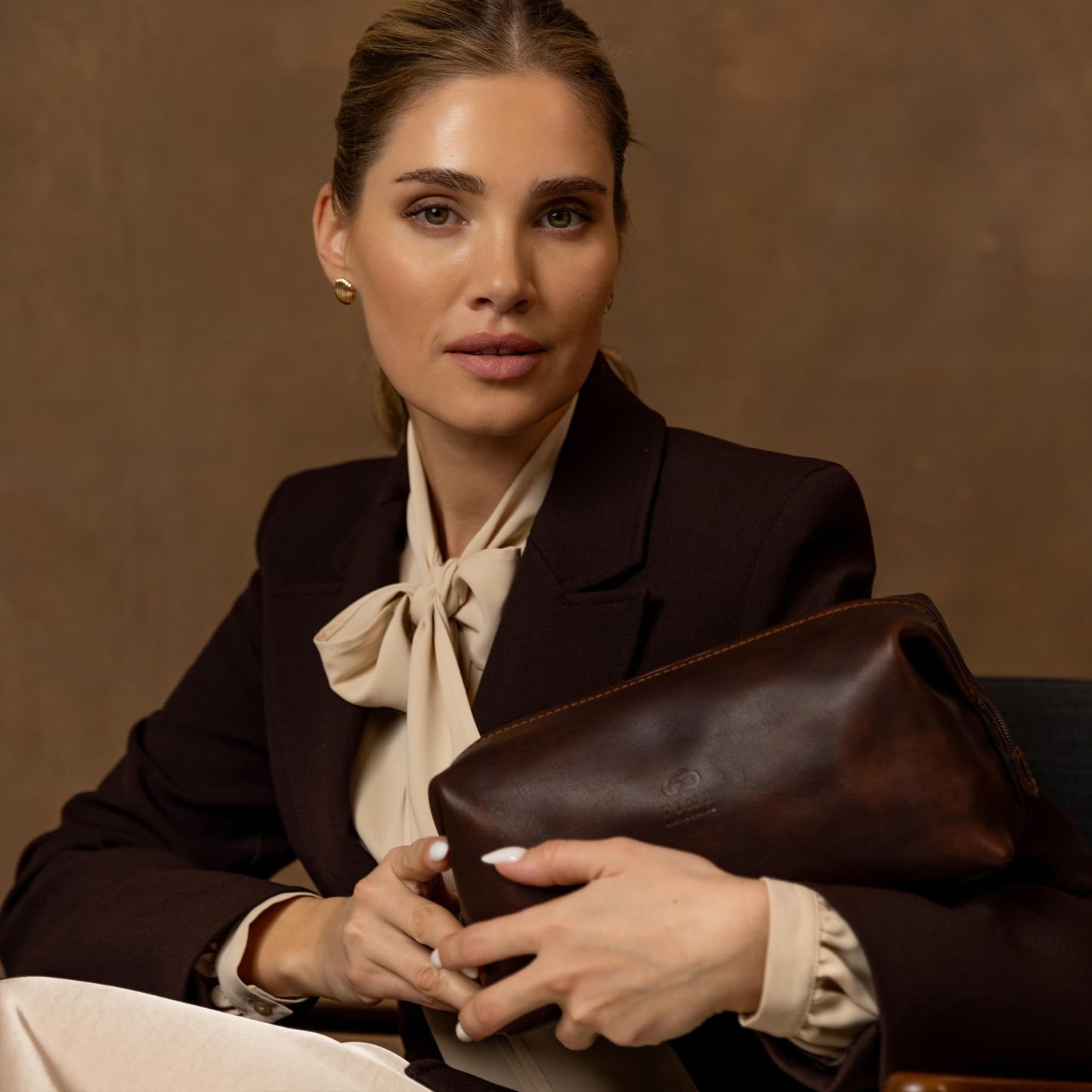 Time Resistance Leather Toiletry Bag - Italian Cosmetic Case Dopp Kit (Brown)