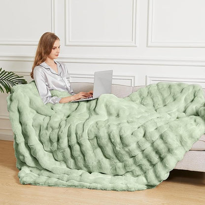 Sage Green Twin Fluffy Furry Blanket Comfy Blanket Cozy 60x80 Faux Fur for Living Room Bed Thick Ultra Soft Fuzzy Throw Home Gifts 860 GSM