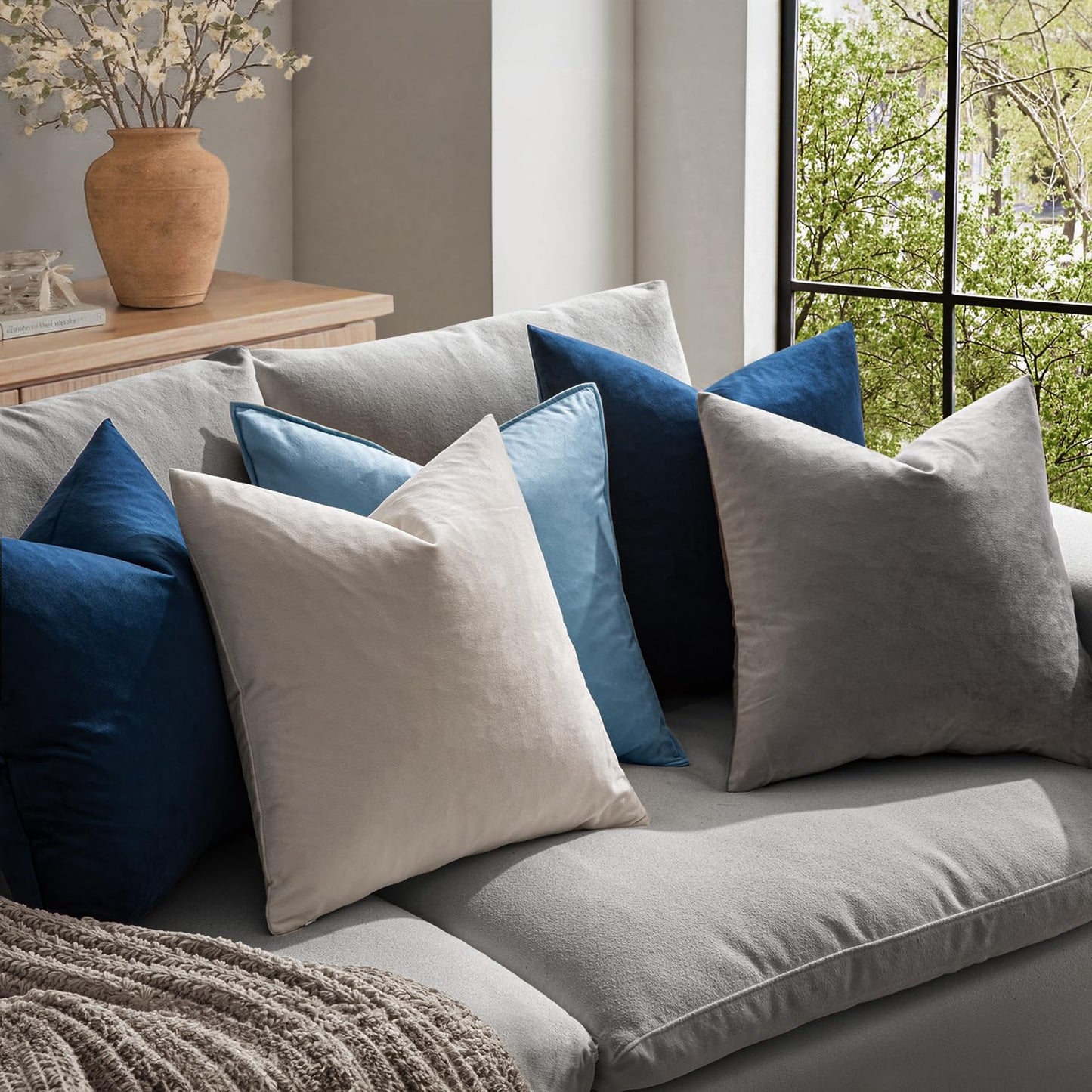 MIULEE 20x20 Inch Velvet Throw Pillow Covers, Pack of 2 - Dark Blue, Super Soft Decorative Square Cushion Cases Modern Luxury Home Decor for Sofa, Couch, Bed, Chair with Invisible Zipper