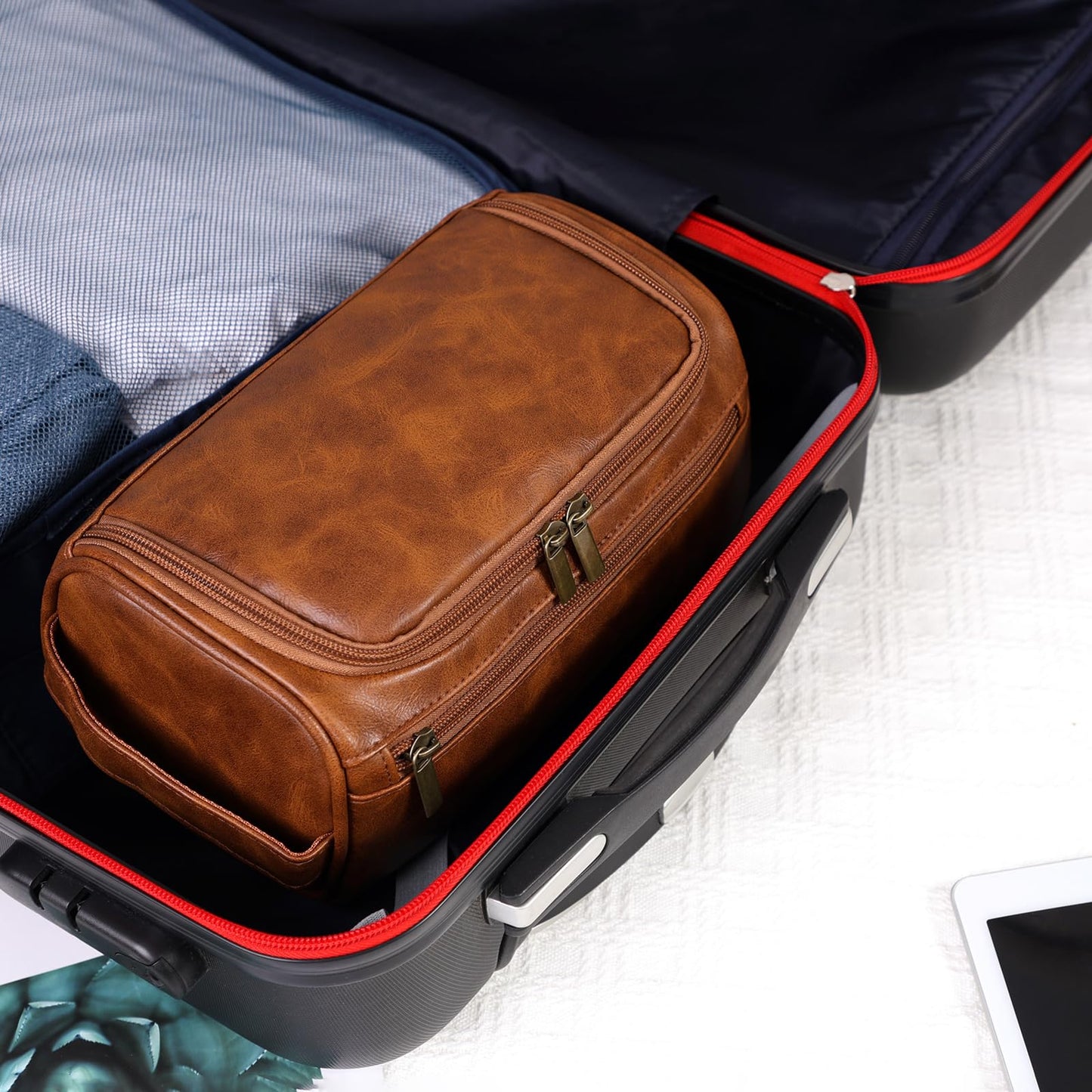 Seozata Toiletry Bag for Men, Hanging Travel Shaving Dopp Kit for Men and Women, Water-resistant Toiletries Organizer Bags, PU Leather Cosmetic Bags for Makeup Accessories (Light Brown)