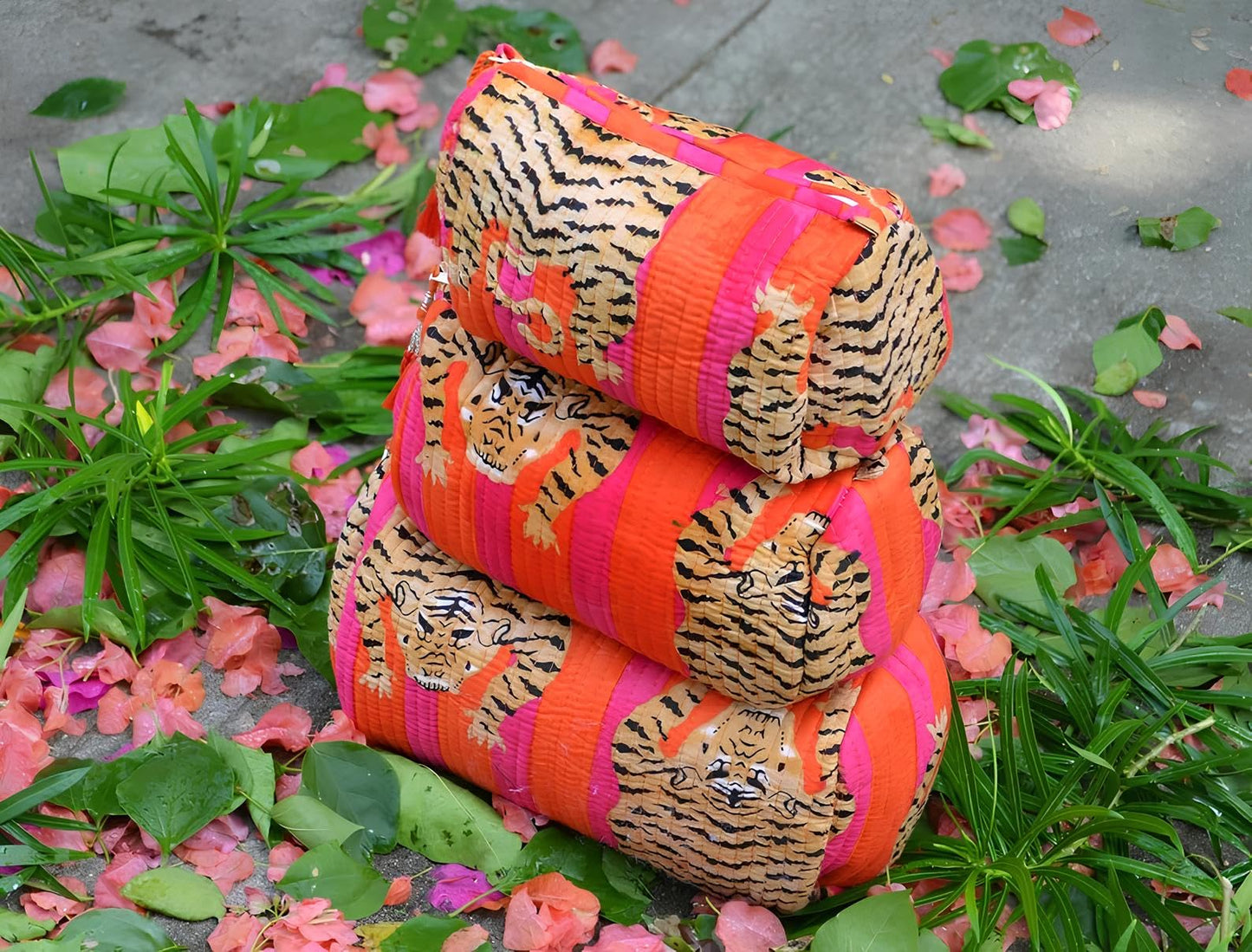 INDACORIFY Tiger Print Makeup Bag Set of 3 Pieces Indian Cotton Toiletry Bag Make up Pouch Travel Bag Quilted Wash Bag Shaving Cotton Cosmetic Kit
