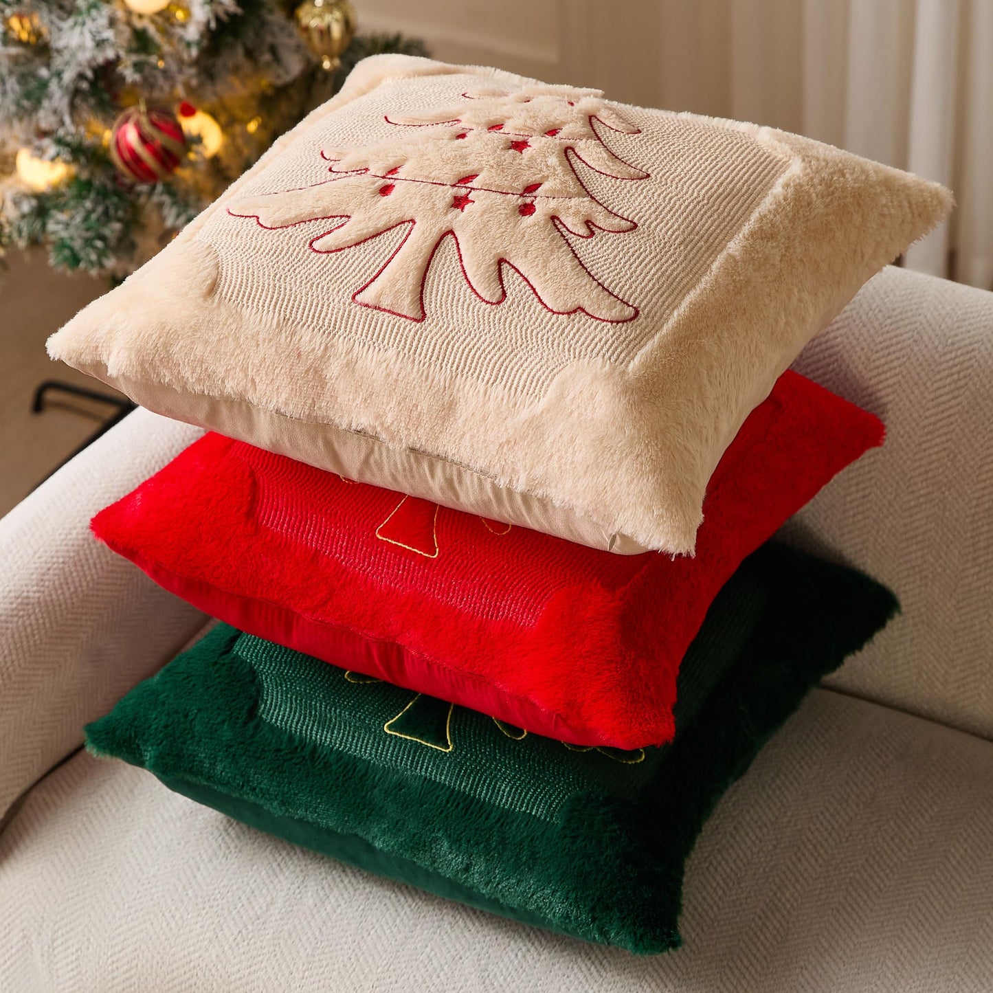 DFXSZ Christmas Pillow Covers 18x18 Red Star Light Beige Christmas Tree Decoration Soft Plush Faux Fur Jacquard Throw Pillows for Bedroom Sofa Holiday Festivals Winter Home Decor PTK067C18