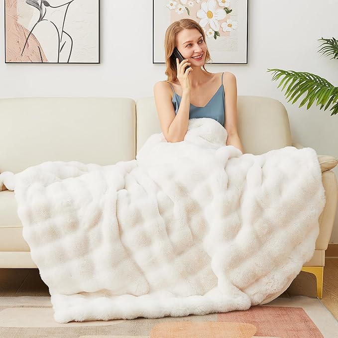 Latepis Luxury Faux Fur Throw Blanket Fuzzy for Couch Soft Thick Blanket for Bed Sofa Cute Plush Fuzzy Warm Blanket for All Seasons Ideal Gifts Luxury Throw Blanket Beige 50x60 Inch, 860gsm