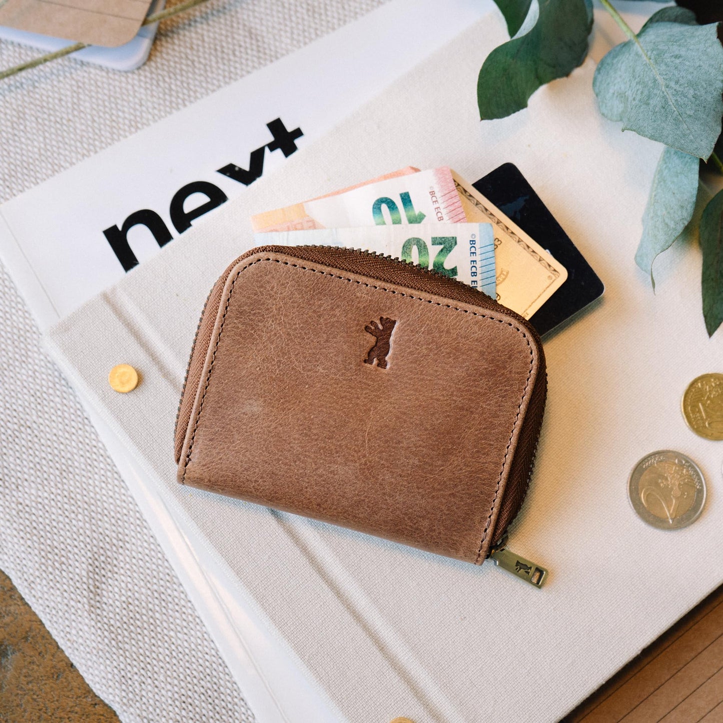 Berliner Bags Vintage Genuine Leather Small Wallet for Women and Men Braga, Change Purse, Mini Bifold Wallet for Cash and coins, RFID Blocking, Gift Box - Brown