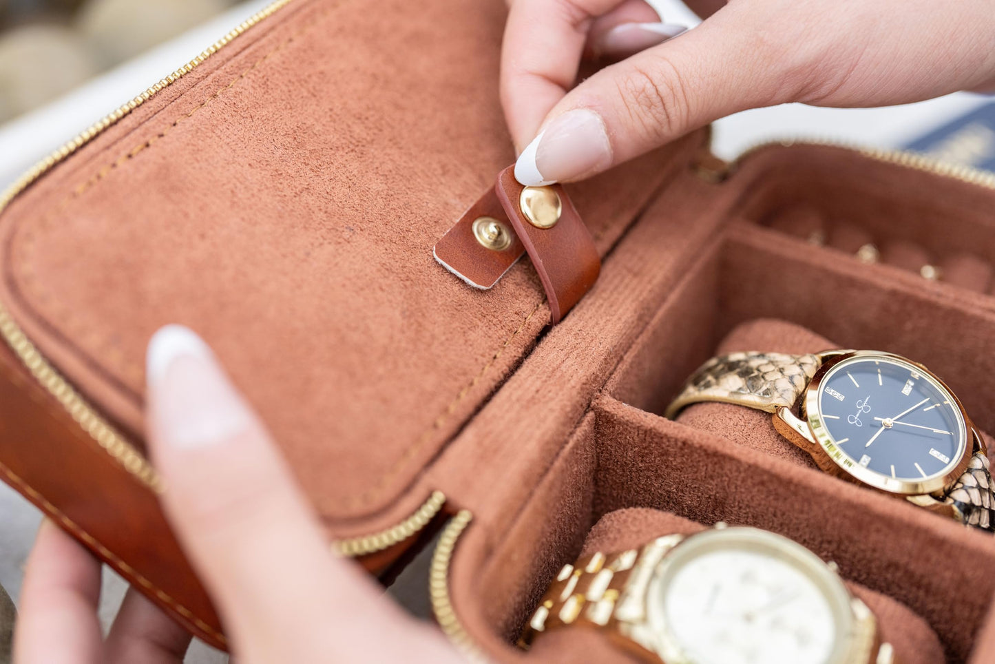 DIGICASE Watch and Jewelry Travel Case for Men & Women, Luxury PU Leather Organizer for 2 Watches, Rings, Earrings & Sunglasses - Black - Zippered Compact Travel Storage Jewelry Holder Gift (BROWN)