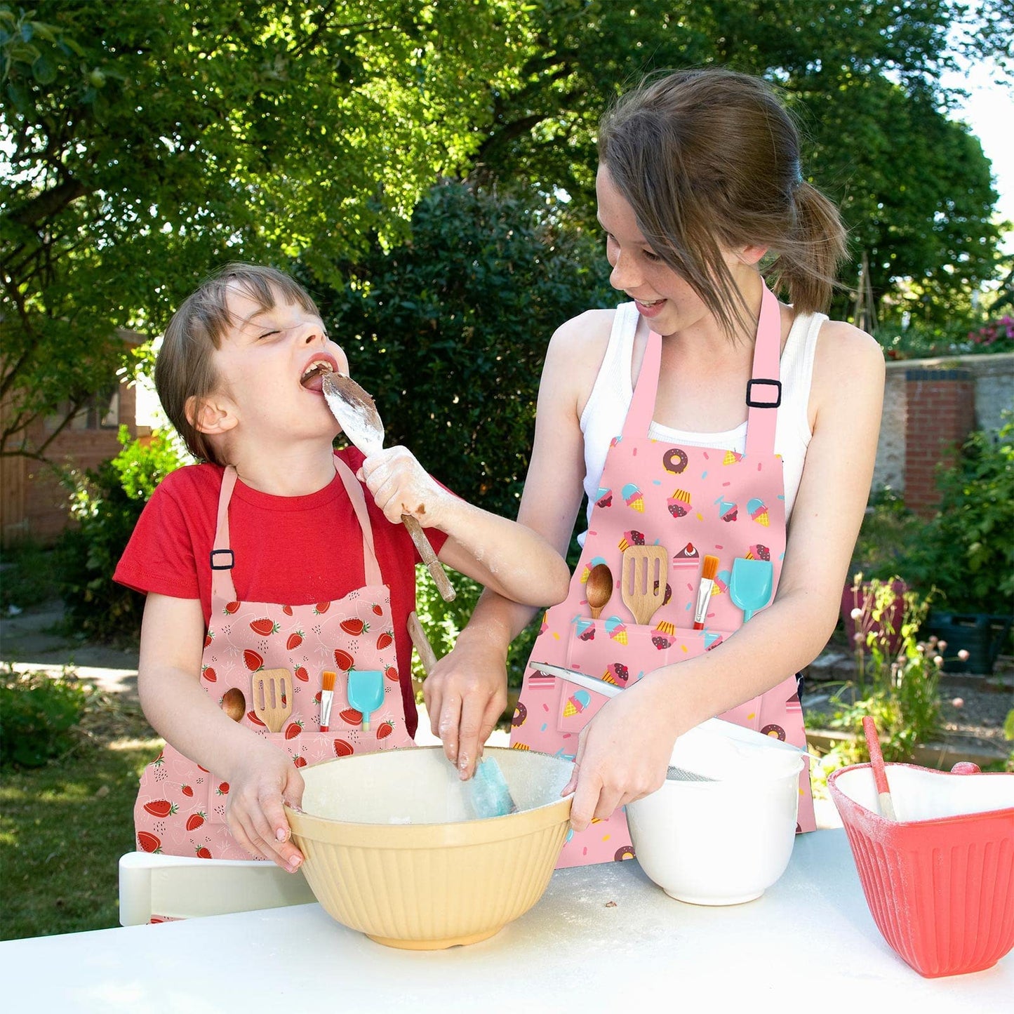DEABOLAR Kids Aprons for Girls Toddler Donut Aprons with Pockets for Kids Cooking Baking Painting Crafting Art Gardening Adjustable, Machine Washable