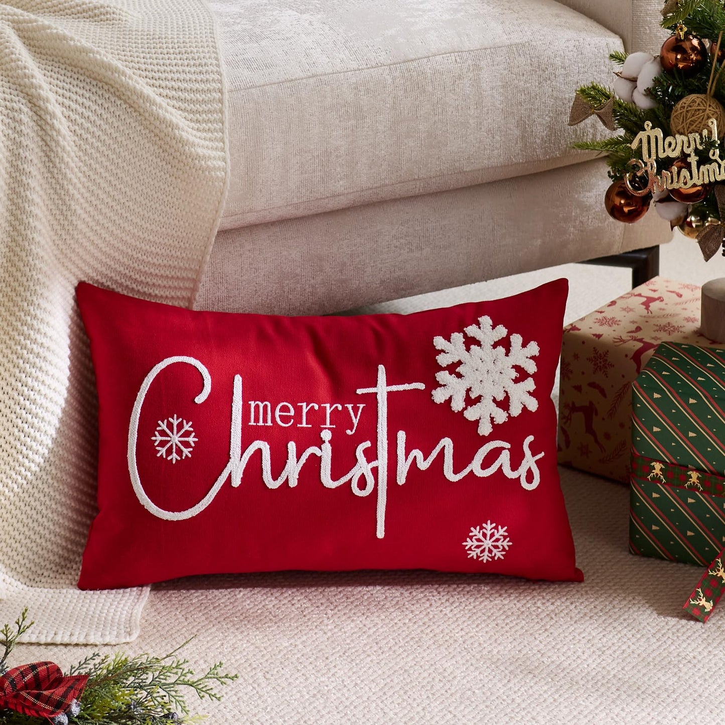 yeshttdy Merry Christmas Pillow Covers 12x20 Inch Embroidery Snowflake Xmas Decorative Lumbar Throw Pillow Cover Winter Holiday Pillow Case Cushion Cases for Sofa Couch Living Room Decorations Red
