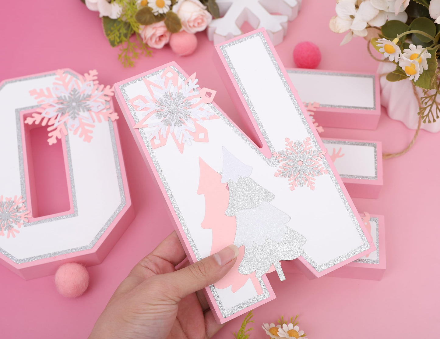 Wooden Snowflakes ONE Decoration - Winter Onederland ONE Sign，Pink Centerpiece Table Decoration, Baby Girl 1st Birthday Party Supplies Photo Prop, Christmas Snowflake Home Decor.