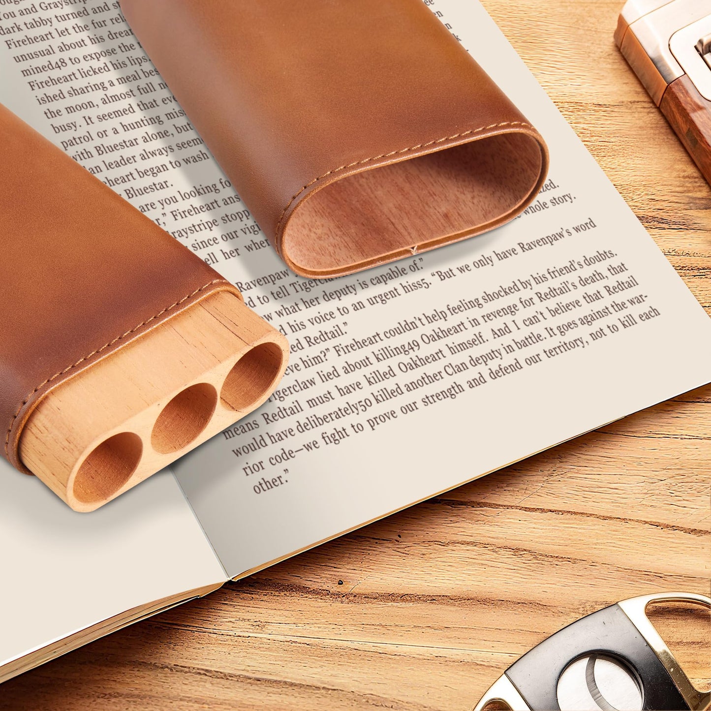 Woodronic Cigar Case, Premium Brown Genuine Leather Cigar Travel Case with Spanish Cedar Wood Lined, Portable Cigar Humidor, Cigar Accessories Gift for Men (Holds 3 Cigars)