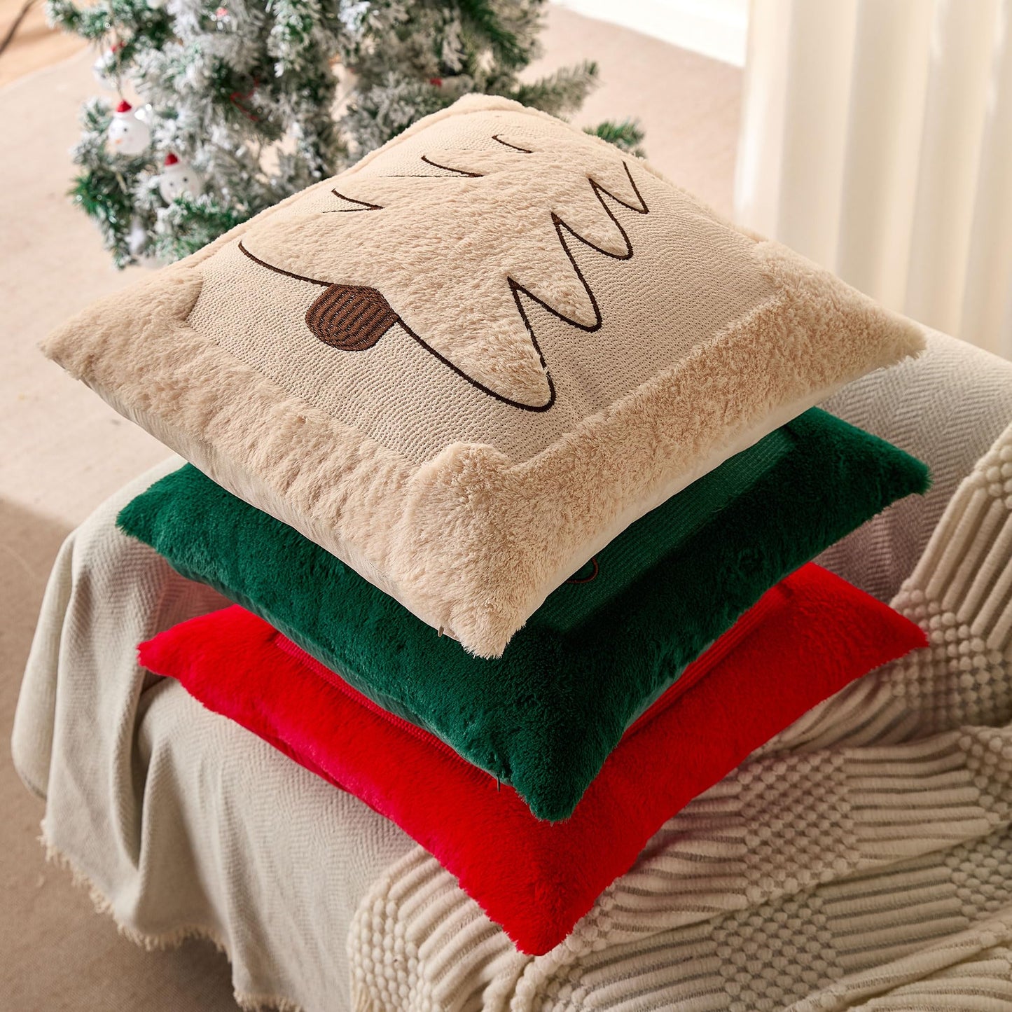 DFXSZ Christmas Pillow Covers 18x18 Red Big Christmas Tree Decoration Soft Plush Faux Fur Jacquard Throw Pillows for Bedroom Sofa Holiday Festivals Winter Home Decor PTK068B18