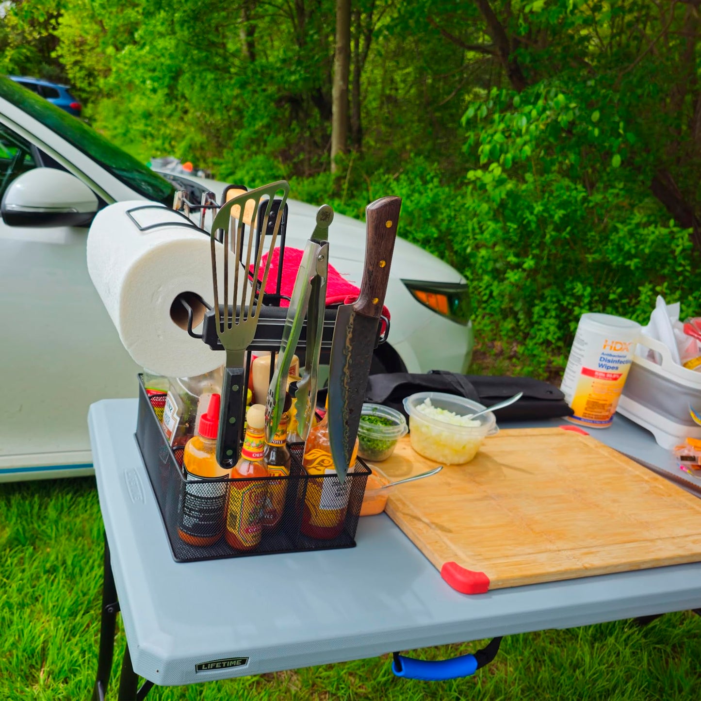 Geesta Grill Caddy for Outdoor Grill, BBQ Picnic Camping Caddy with Paper Towel Holder & Magnetic Tool Holder, Condiment Storage Utensil Kitchen Organizer for RV Camper, Tailgate Accessories