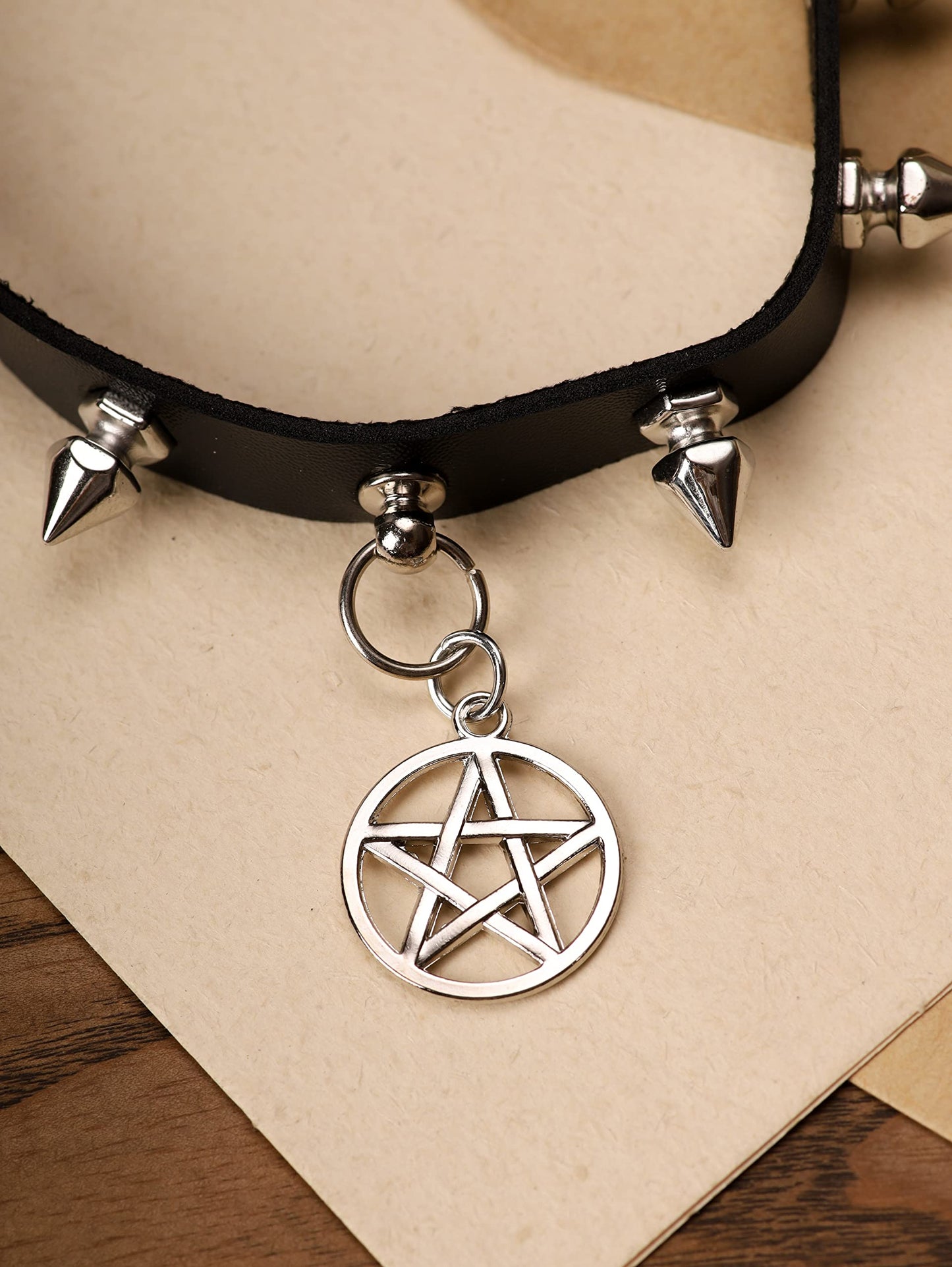 Sacina Gothic Punk Pentagram Star Spiked Choker, Black PU Leather Necklace, Goth Punk Jewelry, Halloween Christmas Jewelry Gift for Women
