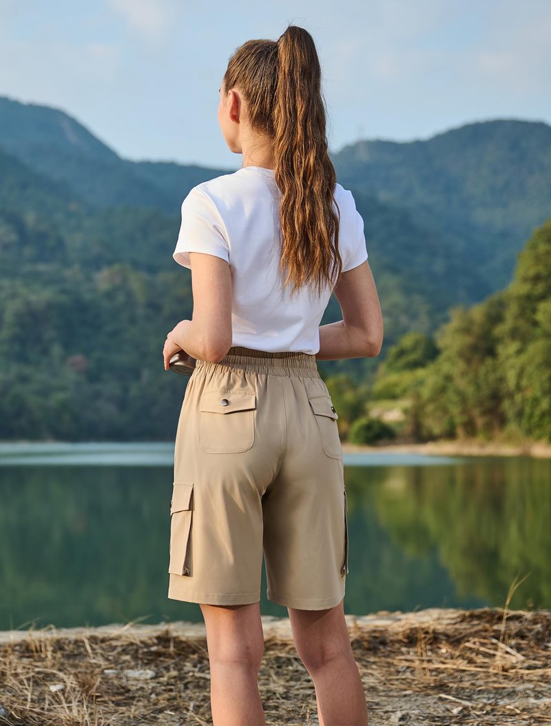 Hugut Women's 9" Hiking Cargo Shorts Quick Dry Lightweight Summer Shorts for Camping Travel Golf 6 Pockets Black