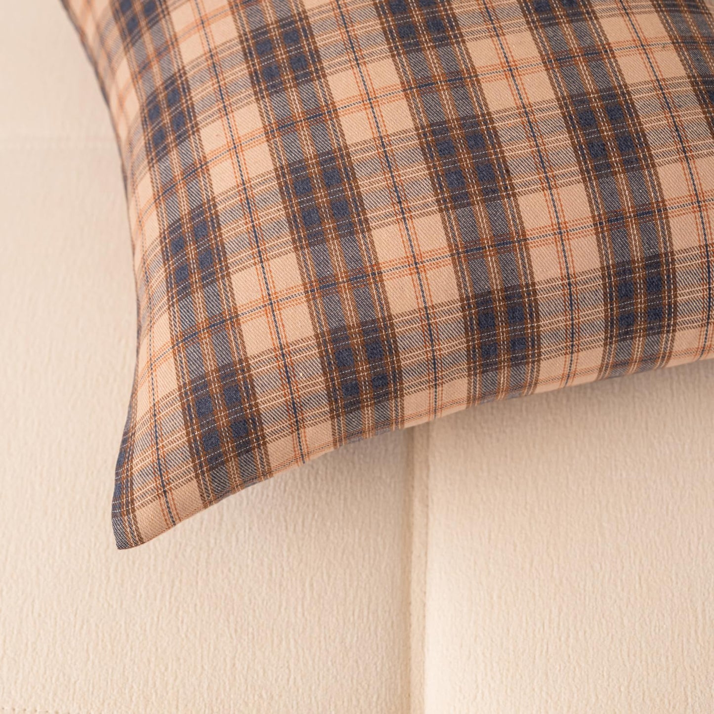 Huierxun Christmas Pillow Covers 18x18 Set of 2, Christmas Decorations Scottish Tartan Plaid Throw Pillow Cases Farmhouse Decorative Square Cushion Case for Sofa Couch Home Decor (Plaid F,18''x18'')