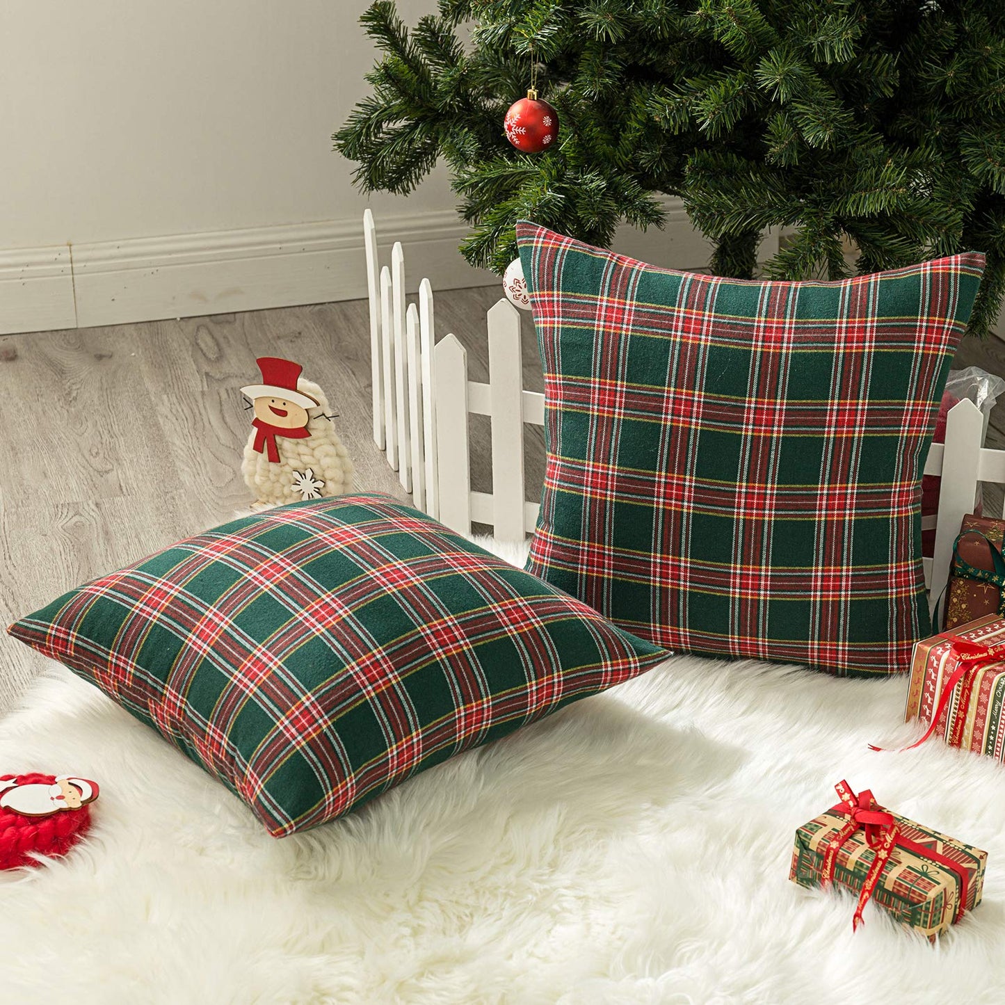 AQOTHES Pack of 2 Christmas Plaid Decorative Throw Pillow Covers Scottish Tartan Cushion Case for Farmhouse Home Holiday Decor Red and Green, 20 x 20 Inches