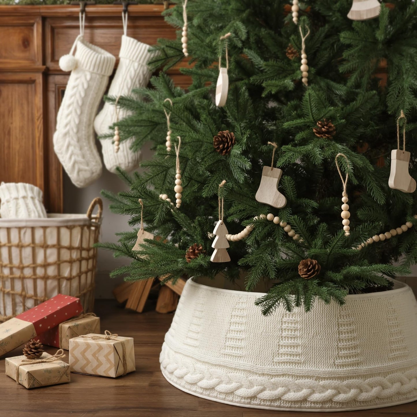 Knitted Christmas Tree Collar: Cream Chunky Cable Knit Christmas Tree Collar for Artificial Trees, Size Adjustable Rustic Farmhouse Tree Ring Skirt for Merry Christmas Holiday Home Decor Party Gifts