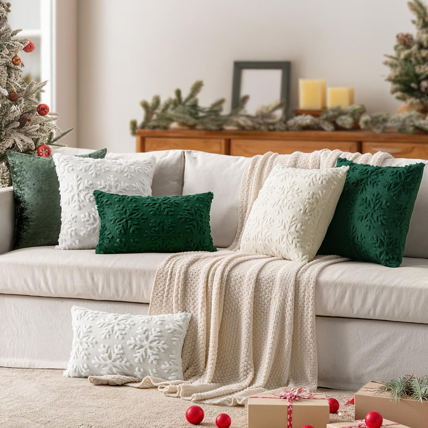 MIULEE Christmas Cream White Throw Pillow Covers Snowflakes Decorative 18×18 Inch Faux Wool Winter Festival Couch Pillow Covers Set of 2 Farmhouse Holiday Home Decors for Sofa Livingroom Bed