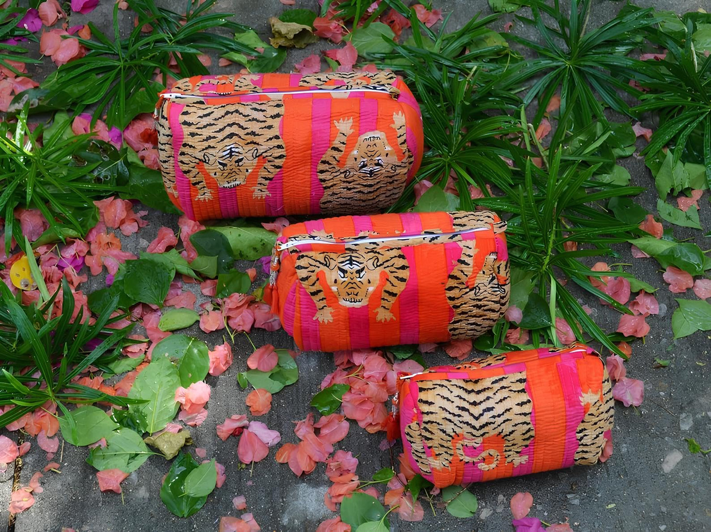 INDACORIFY Tiger Print Makeup Bag Set of 3 Pieces Indian Cotton Toiletry Bag Make up Pouch Travel Bag Quilted Wash Bag Shaving Cotton Cosmetic Kit