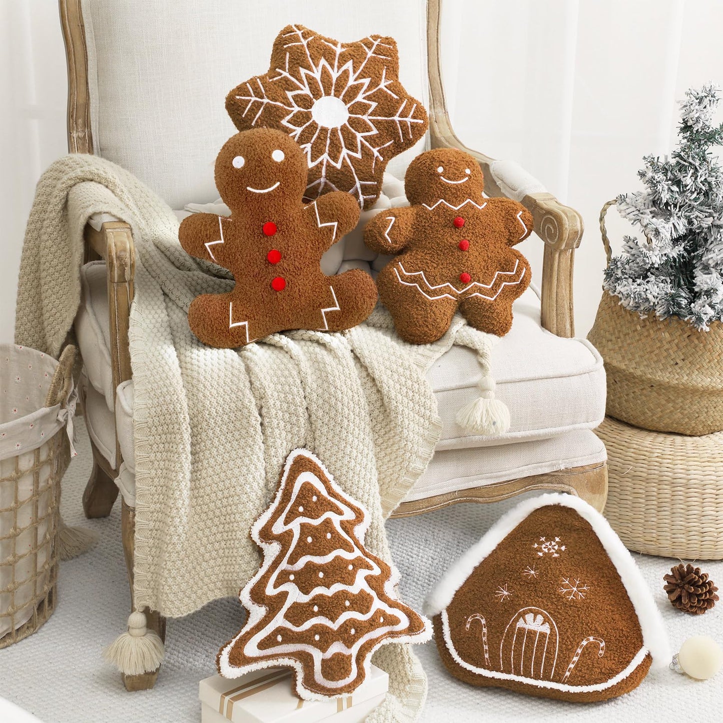 Geelin 5 Pcs Gingerbread Christmas Decorations Christmas Throw Pillows Stuffed Plush Gingerbread Man House Xmas Tree Snowflake Lumbar Pillows Cushion for Winter Holiday Bed Sofa Couch Outdoor Party