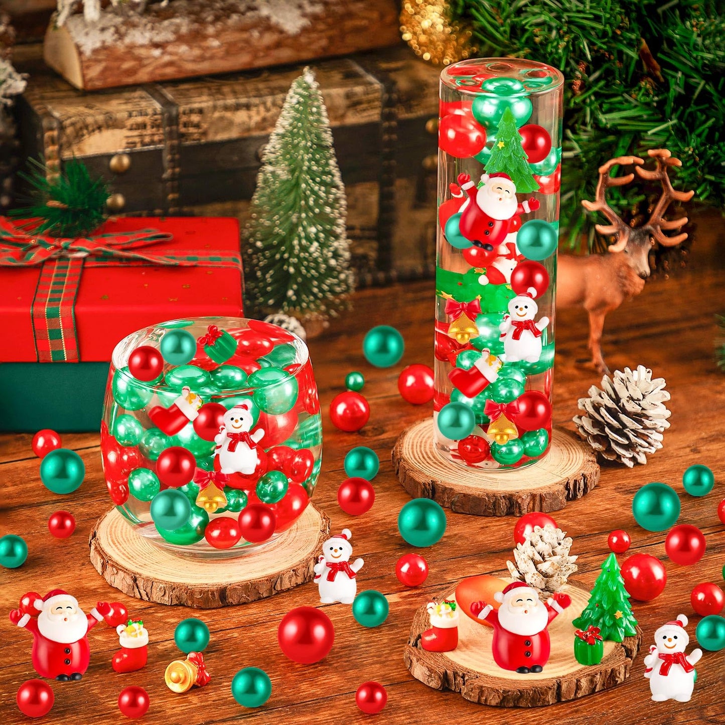 ZHWKMYP 100Pcs Christmas Vase Filler, Red and Green Christmas Beads Vase Filler Floating for Centerpieces Decorations