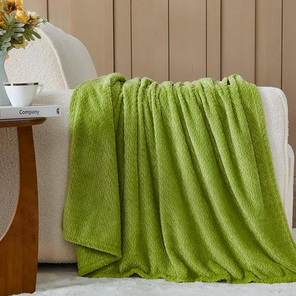 NEWCOSPLAY Super Soft Twin Blanket Green Premium Silky Flannel Fleece Leaves Pattern Lightweight Bed Blanket All Season Use (Green, Twin(60"x80"))