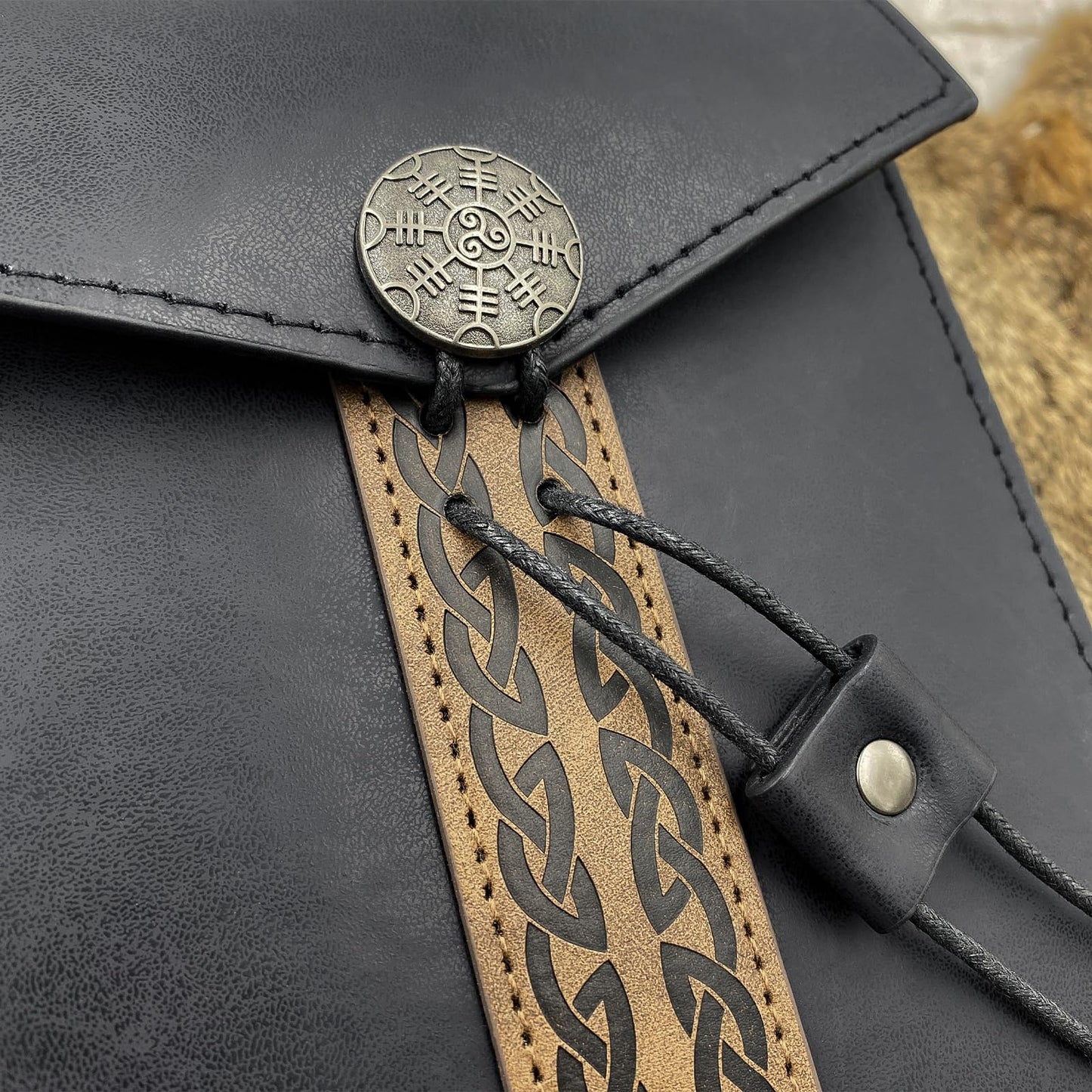 HiiFeuer Vintage Medieval Faux Leather Belt Bag, Retro Middle Ages Belt Pouch Waist bag, Portable Side Pack For LARP Ren Faire (Black A)