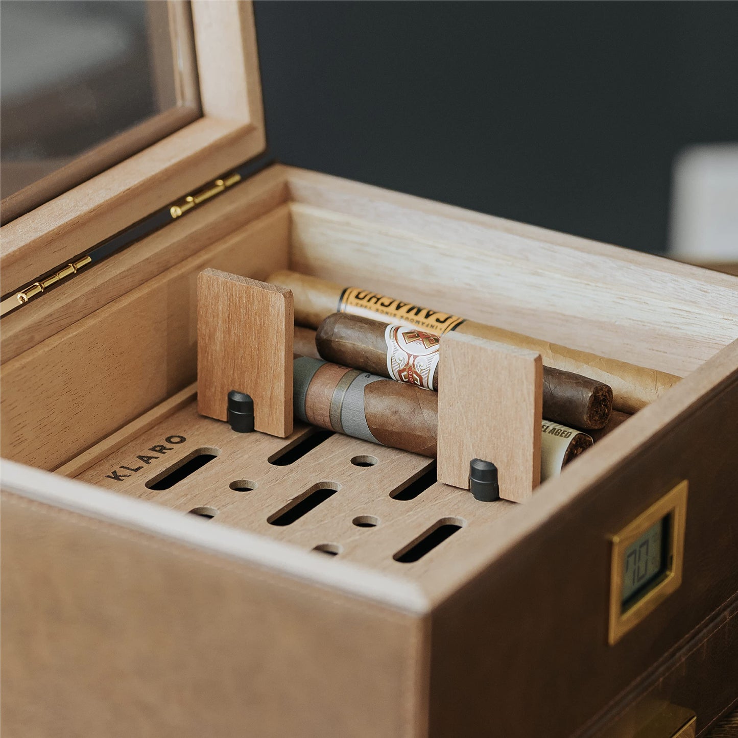 CASE ELEGANCE Belmont Glass Top Humidor Easy Humidification System, Thick Cedar, Accurate Digital Hygrometer, Leather Wrapped, Brown, Holds 30-60 Cigars
