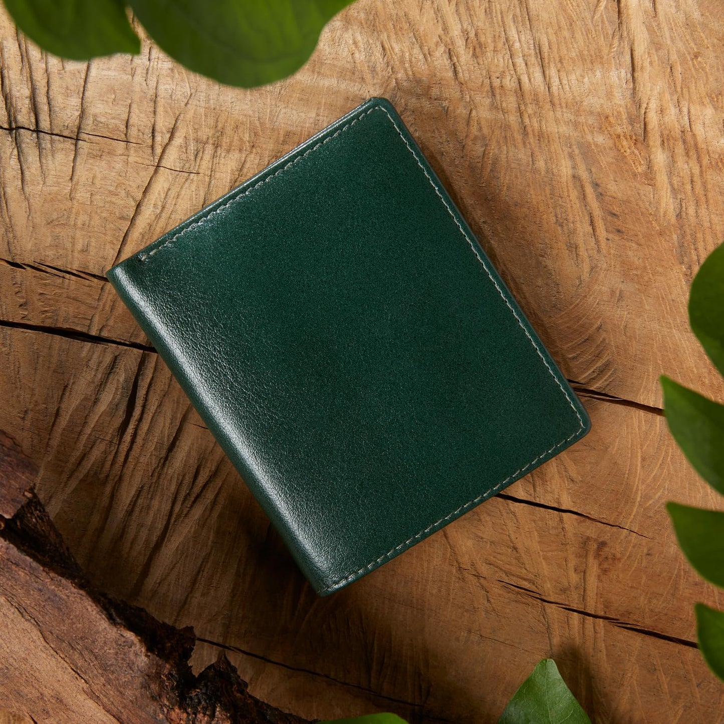 Downholme Men's Bifold Slim Silhouette Leather Wallet (British Racing Green)