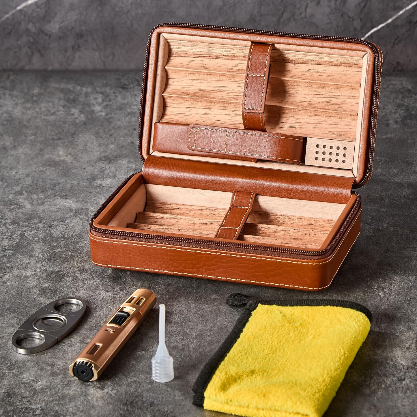 WANTHER Leather Cigar Case, Travel Humidor Holds 7 Cigars, Brown Cedar Wood Box with Cigar Cutter, Humidifier, Lighter & Towel, Portable Cigar Holder for Men, Ideal for Home, Office & Travel Gift Set