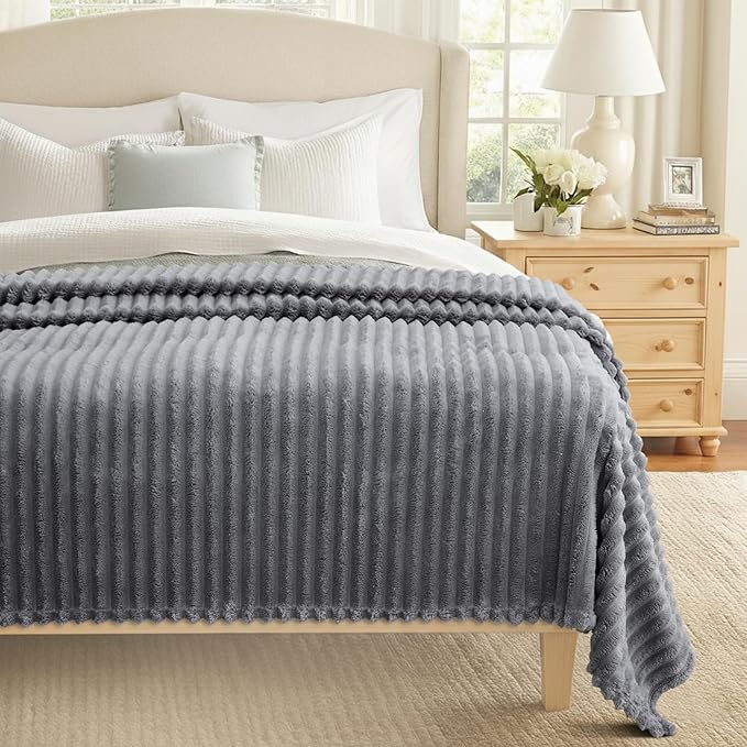 decorUhome Soft Fleece Grey Twin Blanket for Bed, Cozy Fluffy Plush Flannel Striped Throws for Couch Sofa, Lightweight Decorative Ribbed Fuzzy Blanket for Woman, 60x80 Inches