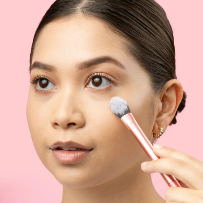 Real Techniques Matte & Merry Ultimate Blending 4 Piece Holiday Gift Set, Foundation Makeup Sponge, Dual-Sided Powder Puff, & 2 Makeup Brushes, Kitten Paw Brush, Stocking Stuffer, Limited Edition
