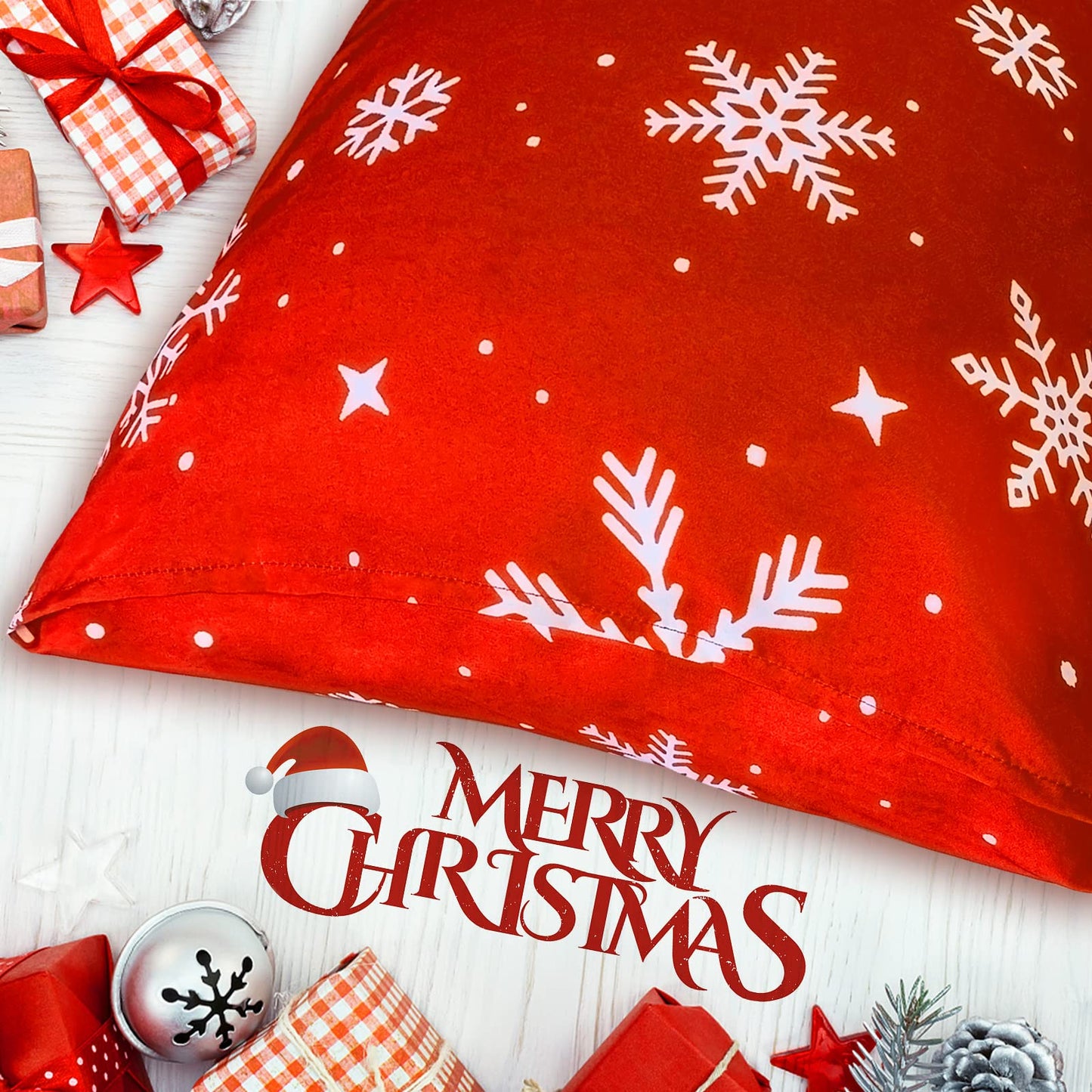 YIYEA Christmas Pillow Cases Queen Size Set of 2, Ultra Soft Double Brushed Microfiber Pillowcases Queen, Christmas Snowflake Bed Pillow Covers, Fade Resistant, Easy Slip-On (20"x30")