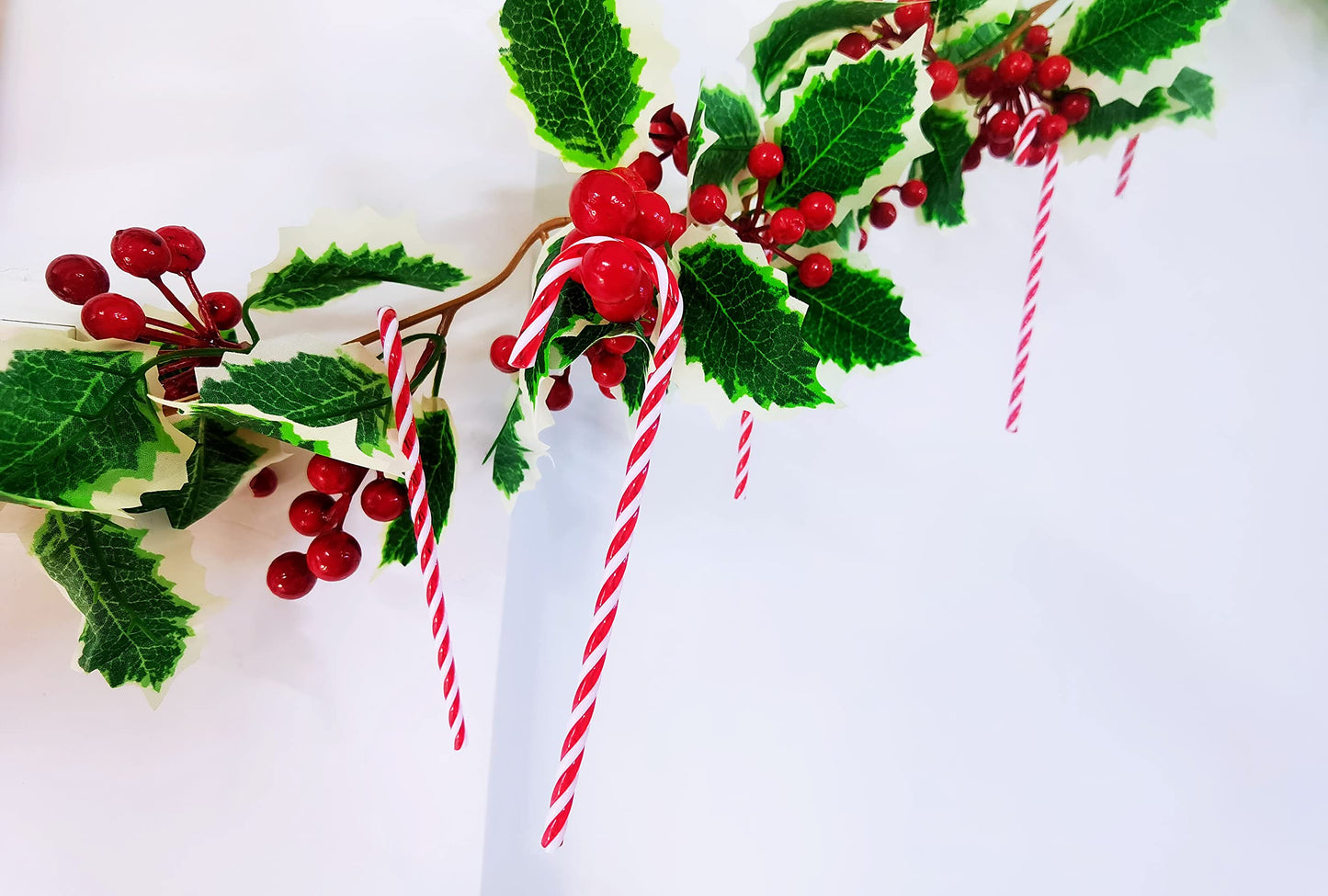50 Pcs Christmas Candy Canes 5.9 inch Plastic Christmas Tree Hanging Ornaments Twisted Red White Crutch Candy Canes for Xmas Home Indoor Outdoor Party Decoration (red White)