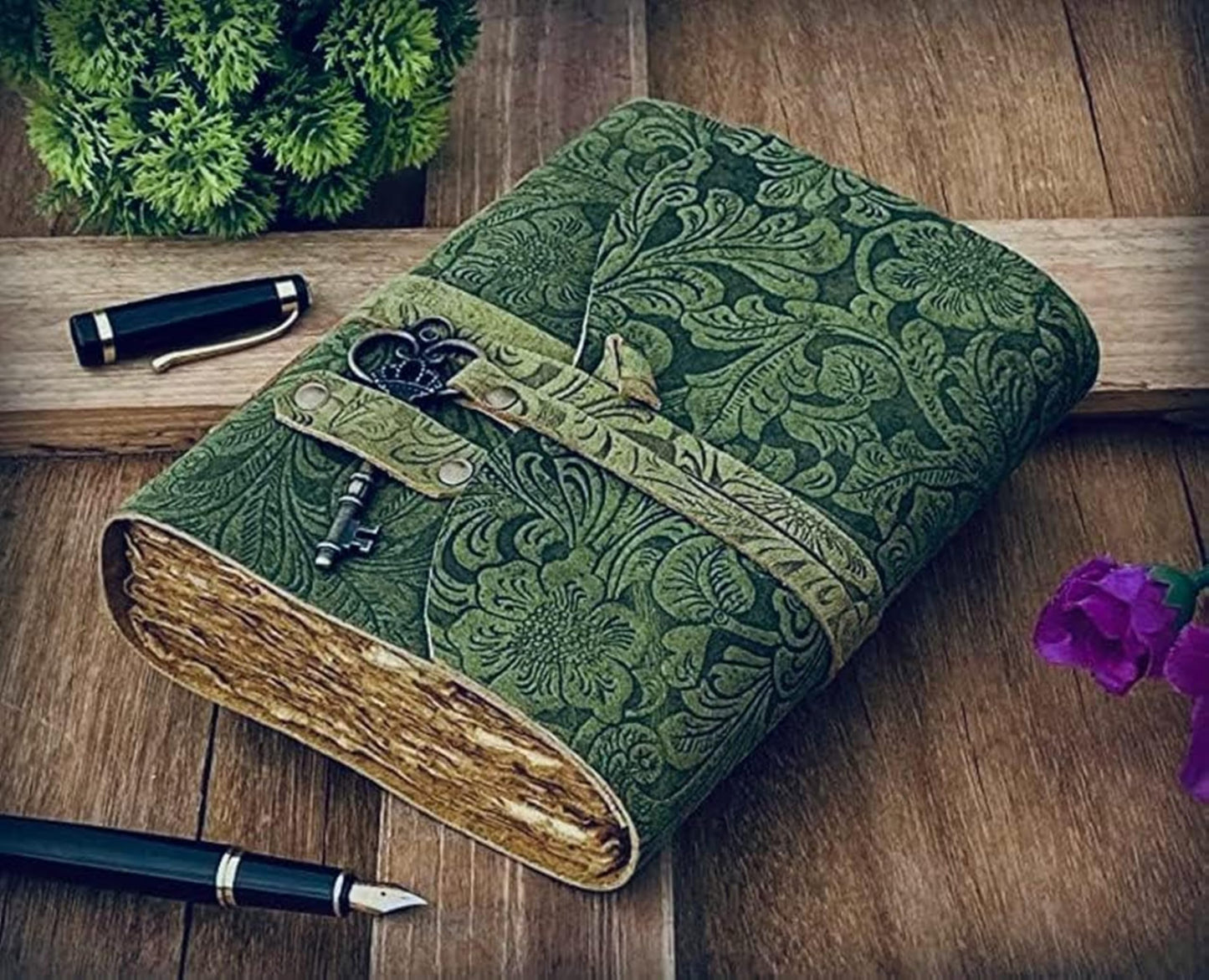 Soskakiist Embossed Leather Journal with Antique Key Vintage Pages Handmade Journal Leather Sketchbook Notepad Leather Travel Journal Book of Shadows Leather grimoire