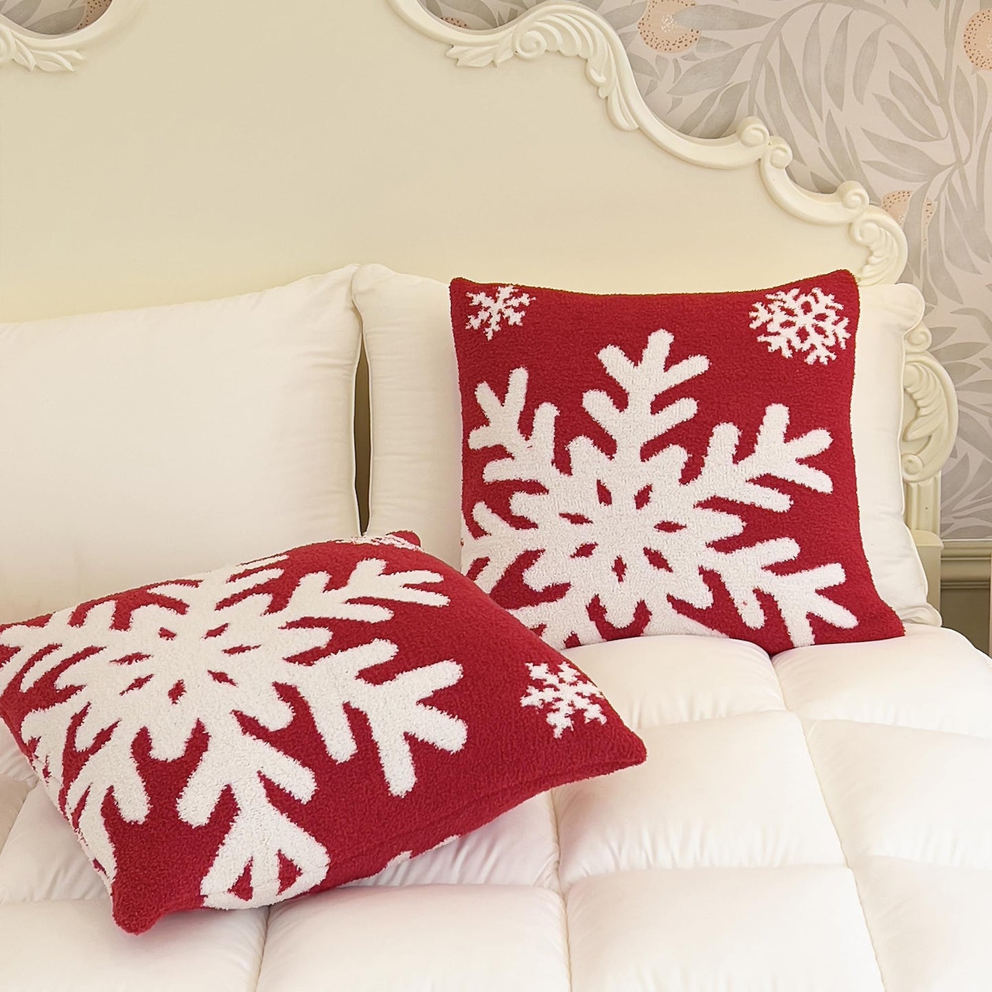 NIDITW Set of 2 Ultra Soft Red Snowflake Throw Pillow Cover Microfiber Christmas Cushion Case Cozy Fluffy Pillowcase Square Decor for Home Sofa Couch 18x18 Inches (1-Red)