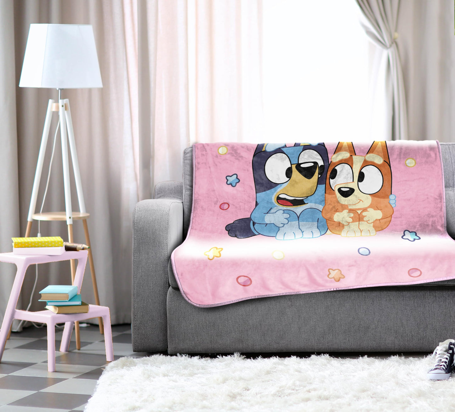 Jay Franco Kids Plush Throw Blanket – Soft & Comfy Throw for Couch or Bed – Cozy Home Décor for Living Room & Bedroom, Pink - Bluey, 46x60 - Throw Blanket