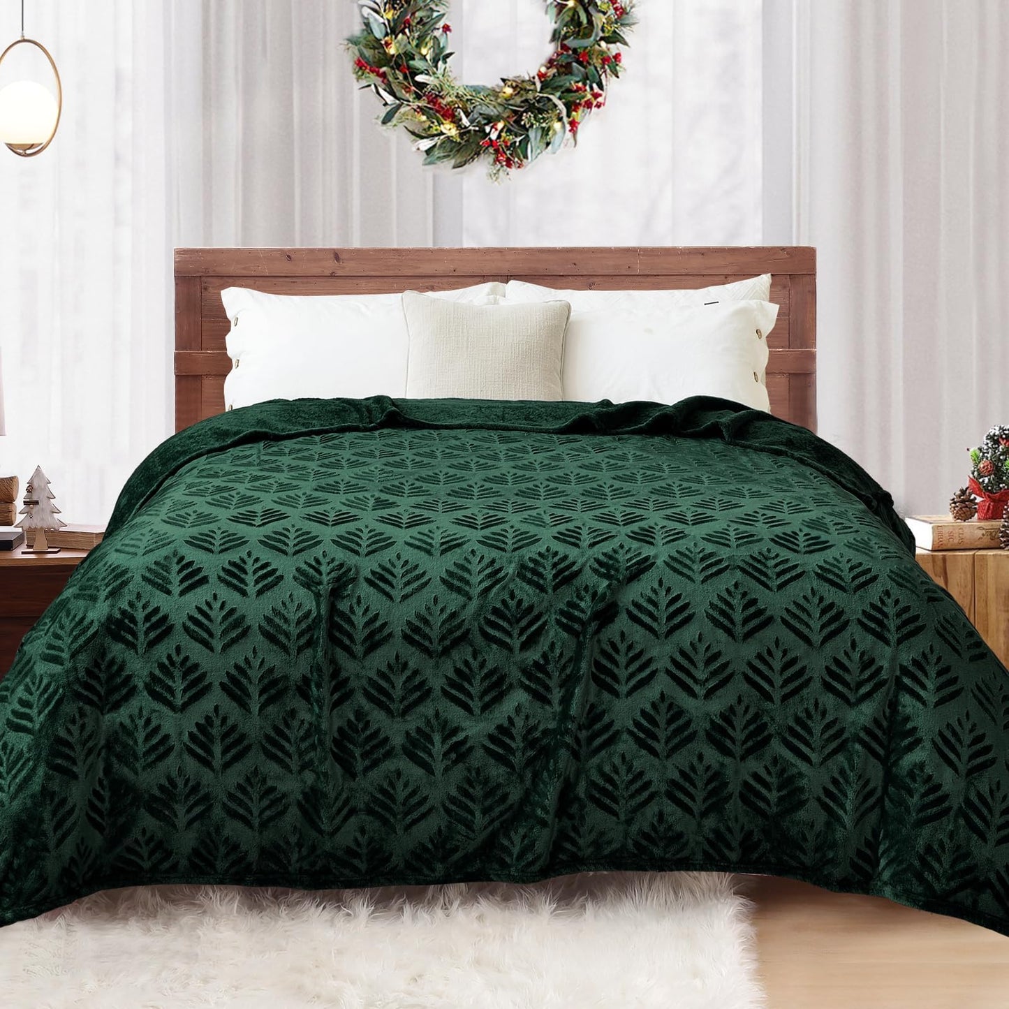 Exclusivo Mezcla King Size Fleece Blanket for Bed, Super Soft and Cozy Blankets All Season Use, Leaves Pattern, Plush Fuzzy Lightweight, Forest Green, 90x104 Inch