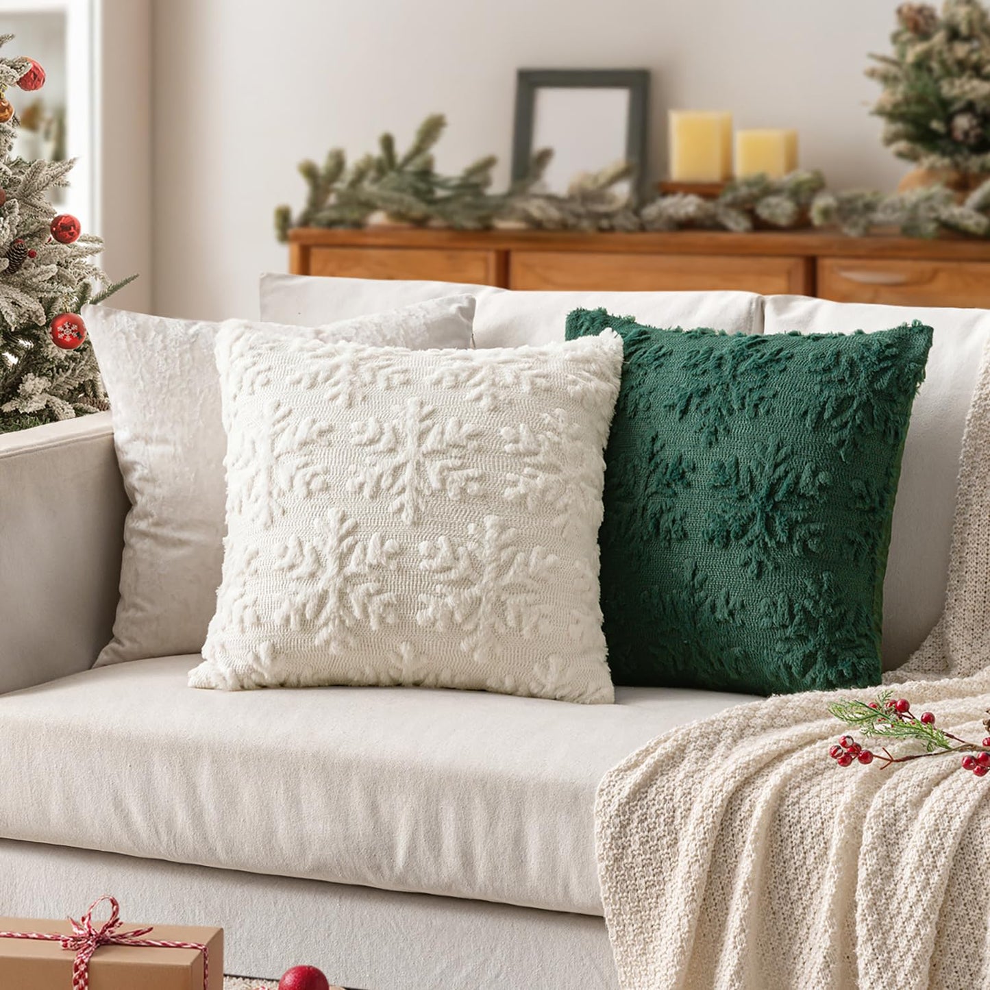 MIULEE Christmas Cream White Throw Pillow Covers Snowflakes Decorative 22×22 Inch Faux Wool Winter Festival Couch Pillow Covers Set of 2 Farmhouse Holiday Home Decors for Sofa Livingroom Bed