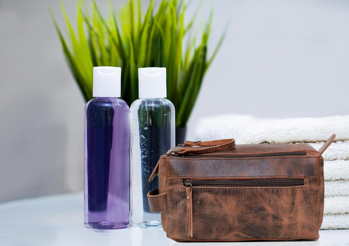 cuero Premium Buffalo Leather Unisex Toiletry Bag Travel Dopp Kit Vintage Travel Shaving & Dopp Kit For Men And Women