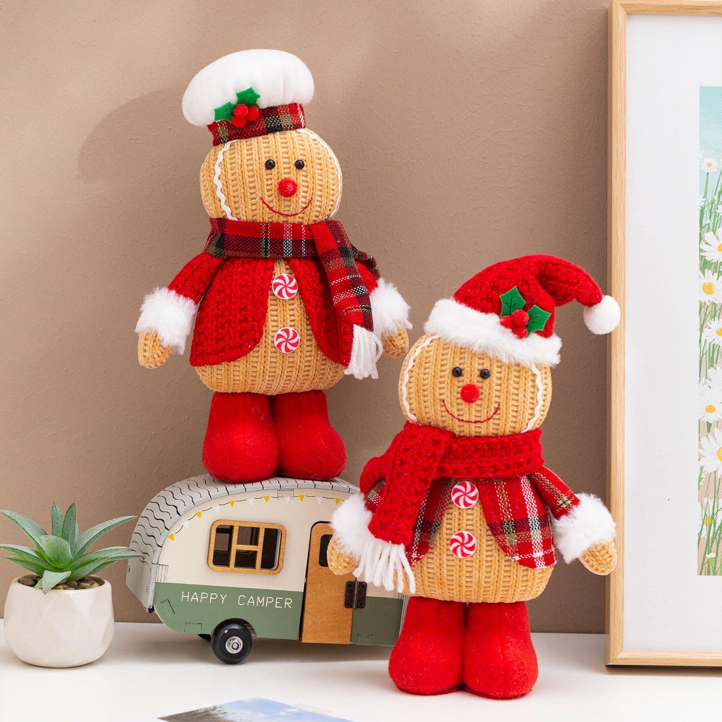 quescu 2PCS Gingerbread Christmas Decorations Indoor,Christma Gingerbread Man Plush,Christmas Stuffed Doll Gifts for Tiered Tray Party Decor Home