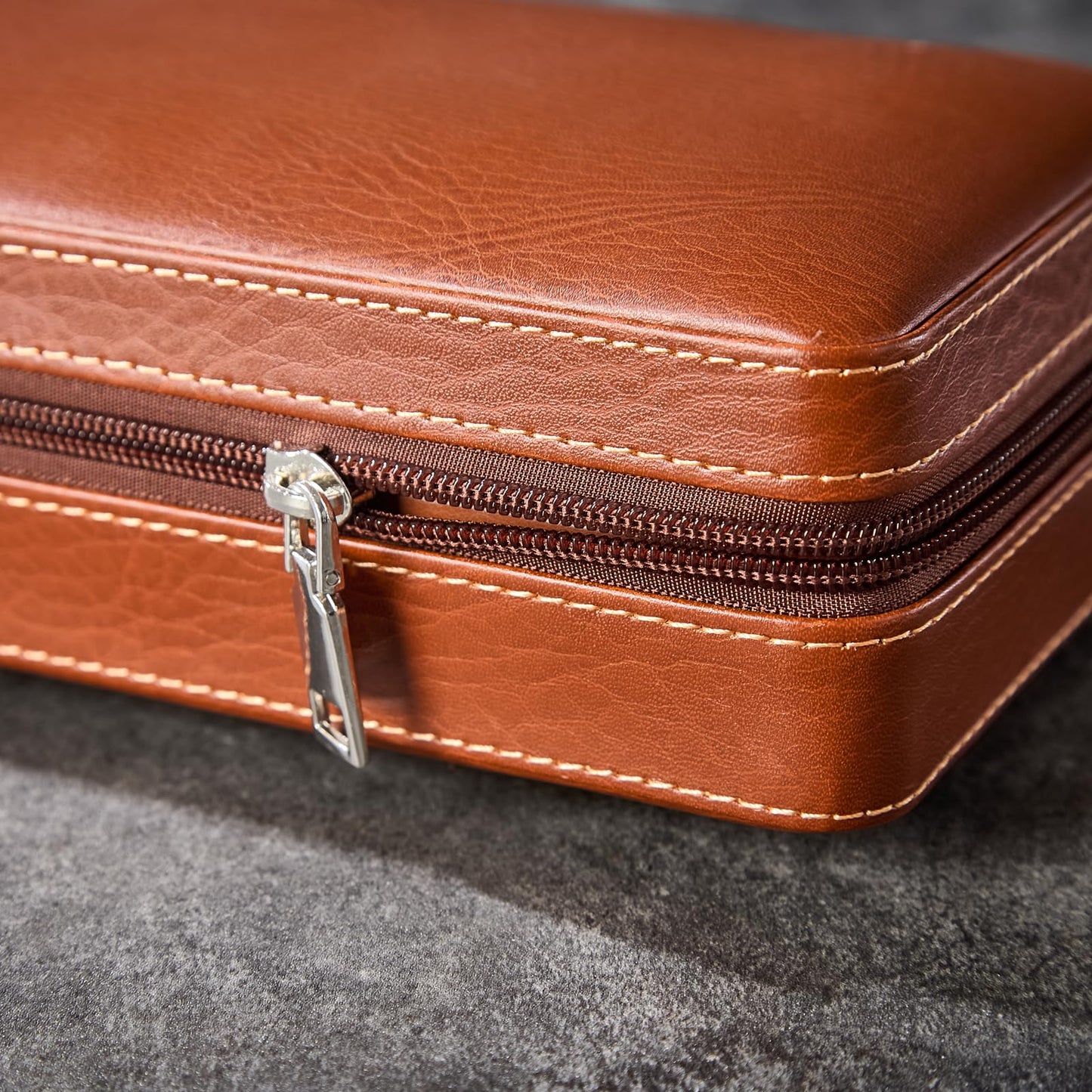 WANTHER Leather Cigar Case, Travel Humidor Holds 7 Cigars, Brown Cedar Wood Box with Cigar Cutter, Humidifier, Lighter & Towel, Portable Cigar Holder for Men, Ideal for Home, Office & Travel Gift Set