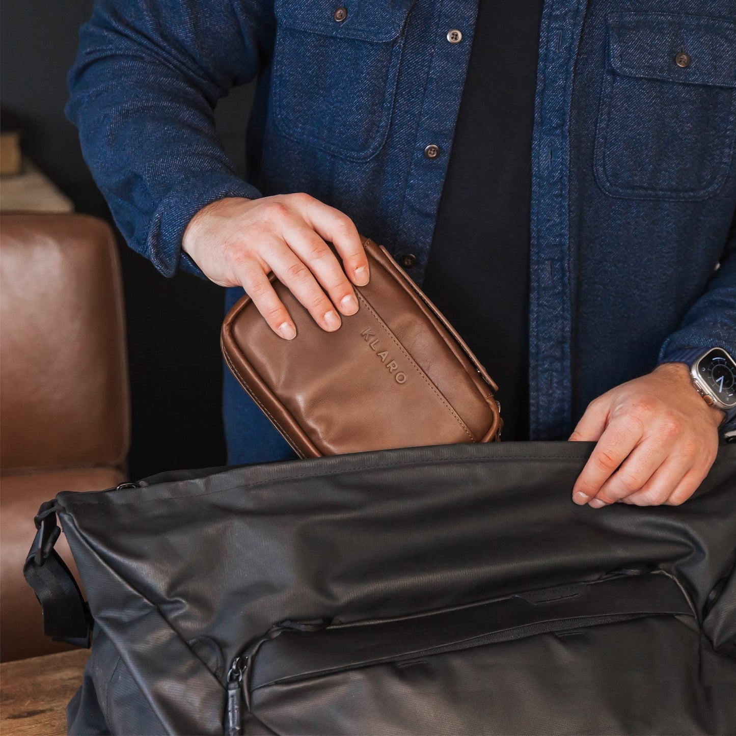 CASE ELEGANCE Klaro Travel Leather Cigar Case, 5 Cigar Storage, 2 Accessory Pockets, Humidification Pocket, Internal Hard-Shell Protection - Brown