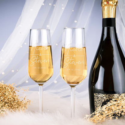 GIFTBYGIFTY Personalized Wedding Champagne Flutes for Bride and Groom - Set of 2, 7 oz, 2 Designs - Champagne Glasses for Engagement with Your Names and Date - D1