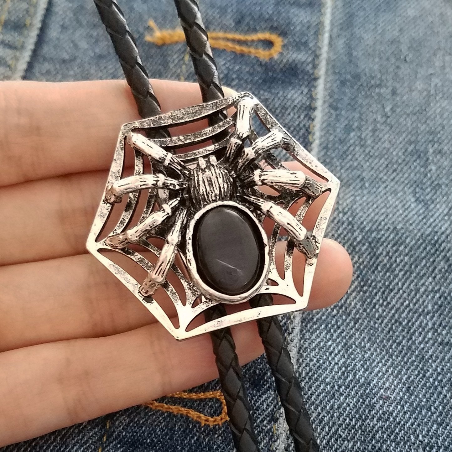 SELOVO Spider Bolo Tie Genuine Leather Antiqued Silver Tone Black Stone Halloween