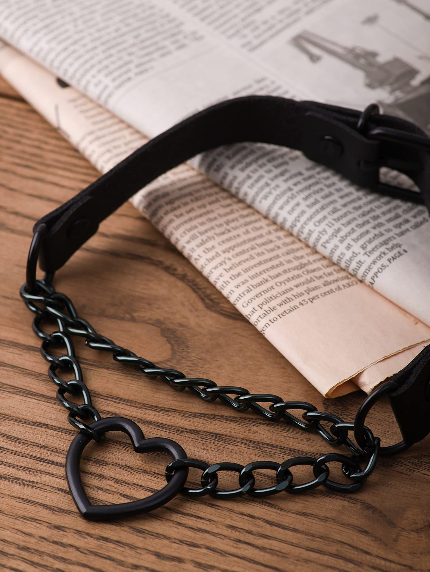 Sacina Goth Heart Chain Choker Necklace, PU Leather Choker, Gothic Punk Grunge Emo Necklace, Halloween Christmas Jewelry Gift for Women, Men
